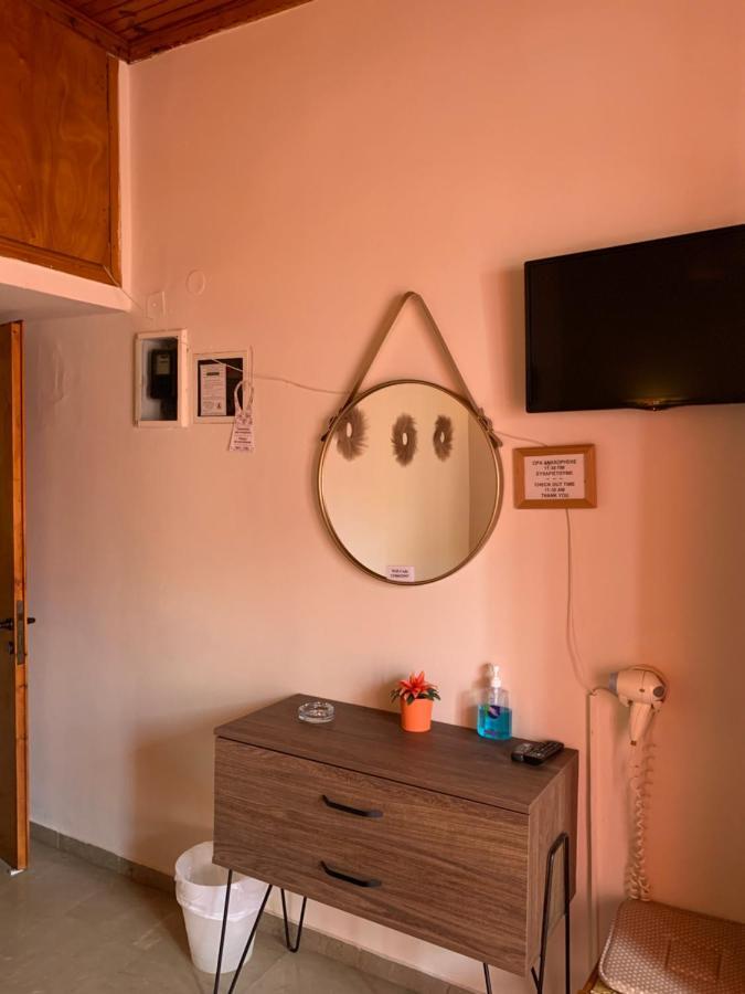 Guesthouse Corali هيدرا المظهر الخارجي الصورة
